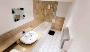 Superior Apartment, 2 Bedrooms, 2 Bathrooms | Bathroom | Free toiletries, hair dryer, towels, soap - Albion House (Pembroke Dock)