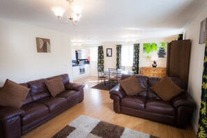Apartment, 2 Bedrooms, 2 Bathrooms | Living room | 20-inch TV with digital channels - Albion House (Pembroke Dock)