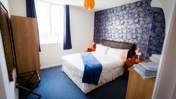 Junior Apartment, 2 Bedrooms | Individually decorated, individually furnished, desk, iron/ironing board