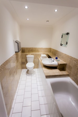 Bathroom - Albion House (Pembroke Dock)