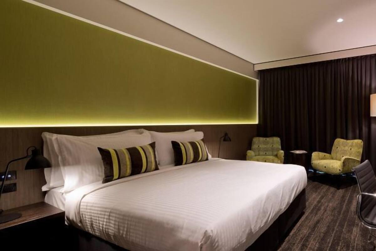 Minibar, in-room safe, desk, blackout curtains