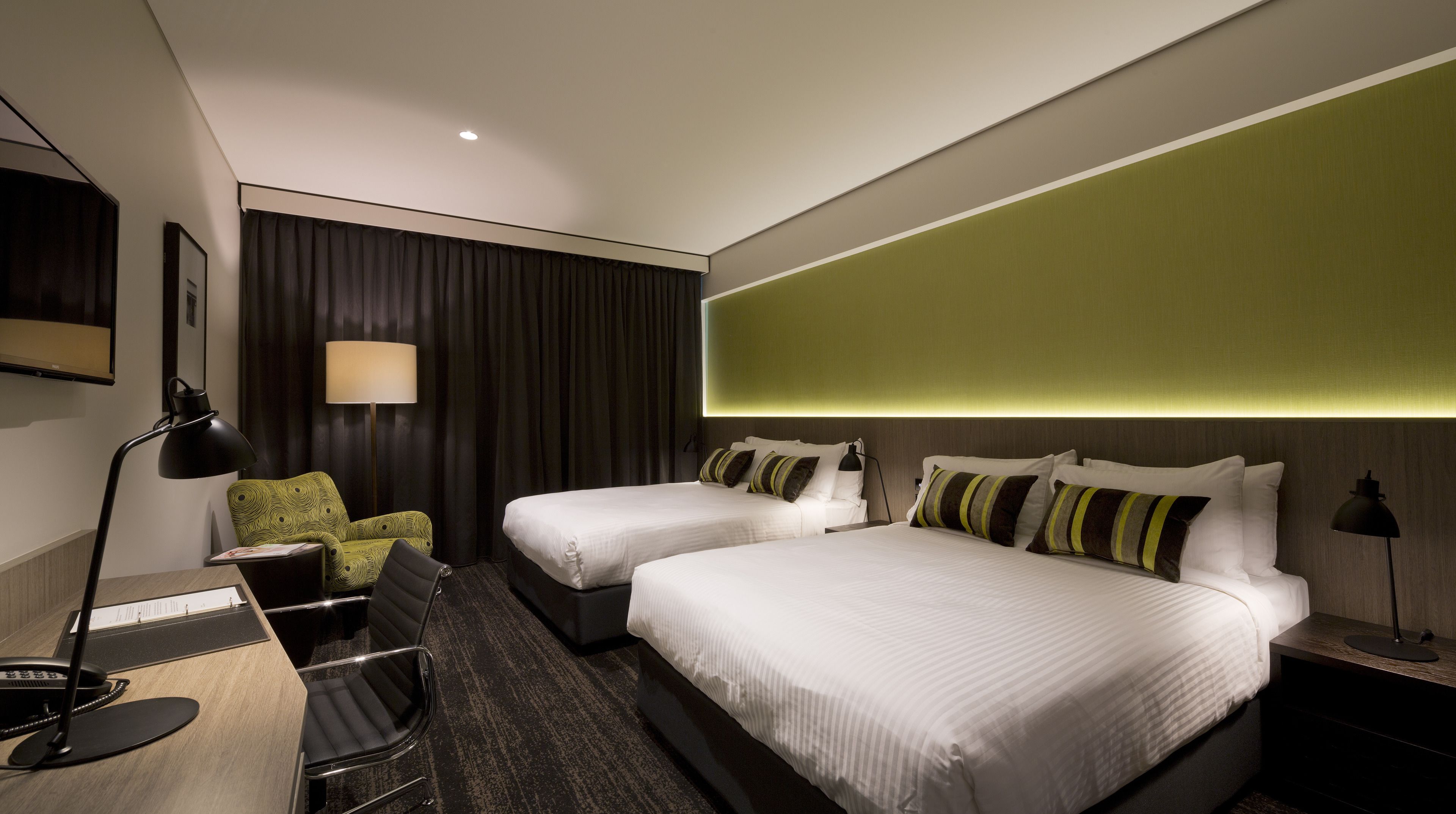 superior room (twin) | 1 bedroom, minibar, in-room safe, desk