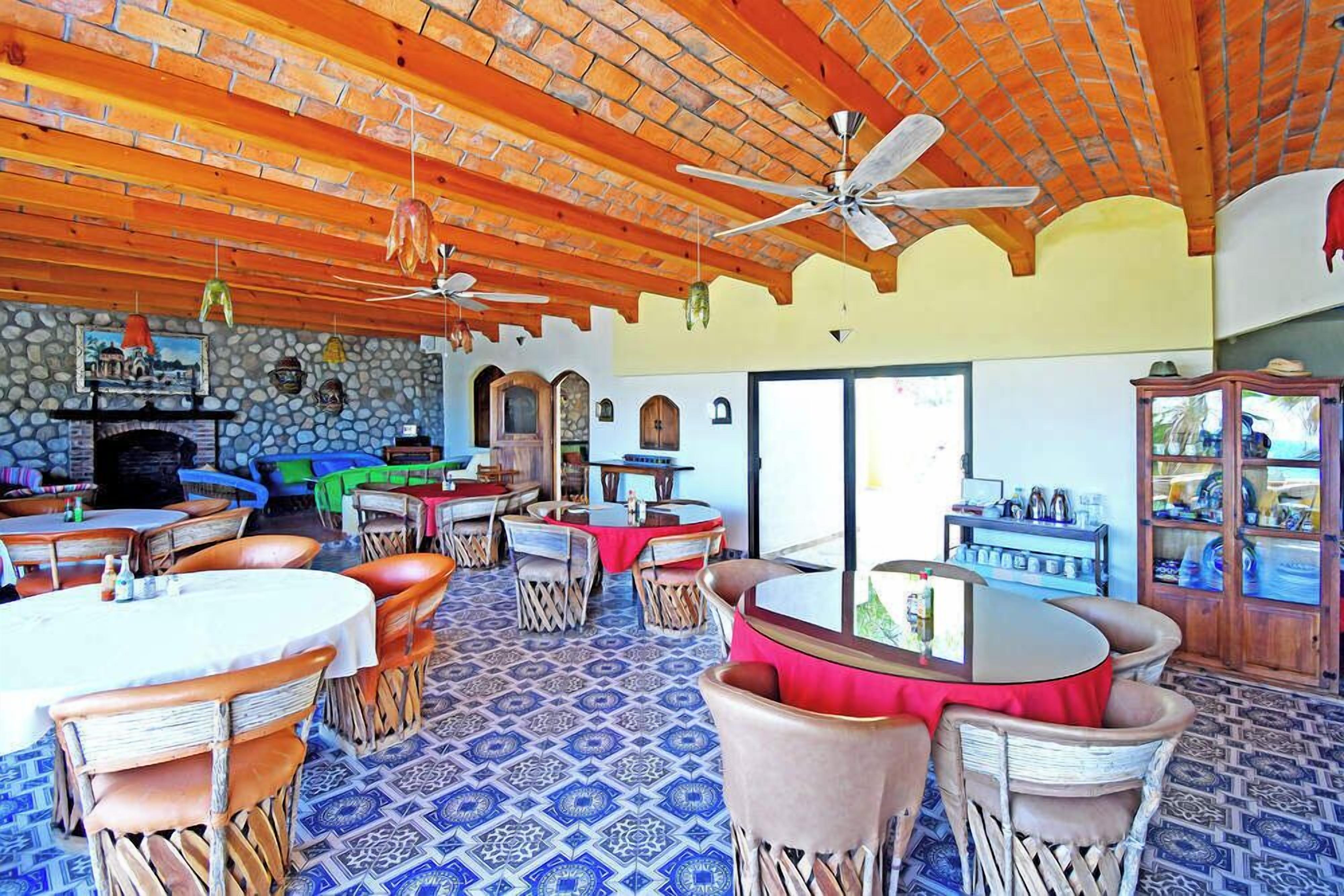 daily local cuisine breakfast (usd 13.92 per person)