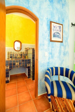 1 habitación, cubrecamas, decoración personalizada y wifi gratis 