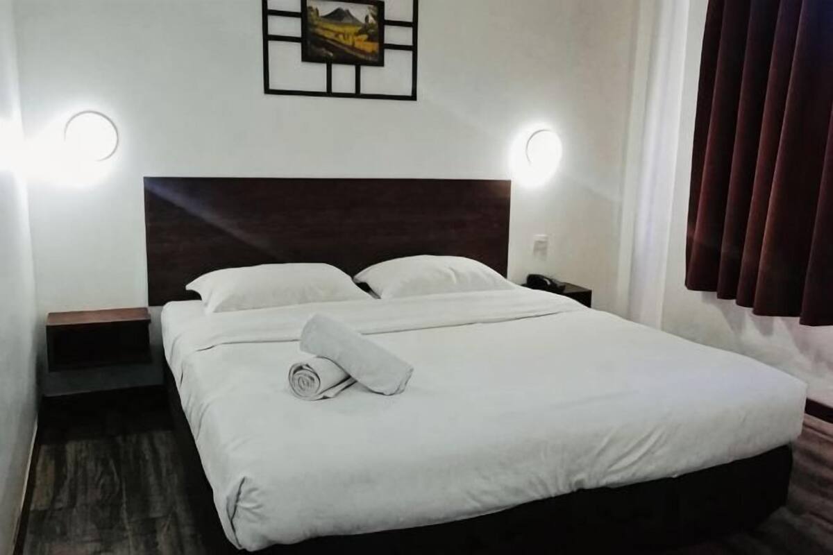 In-room safe, desk, blackout drapes, soundproofing