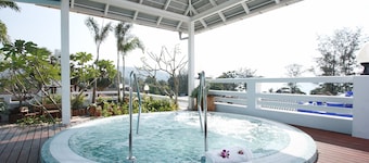 Rayaburi Hotel Patong