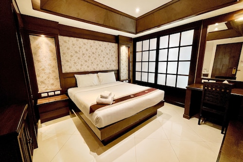 Rayaburi Hotel Patong
