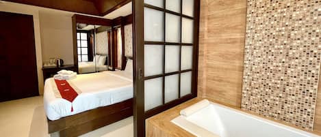 Superior Double Room | ผ้าปูที่นอนฝ้ายอียิปต์, ตู้นิรภัยในห้องพัก, โต๊ะทำงาน, เตารีด/โต๊ะรีดผ้า