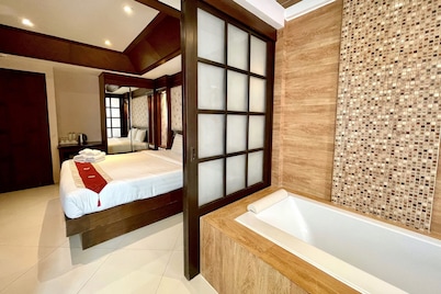 Rayaburi Hotel Patong