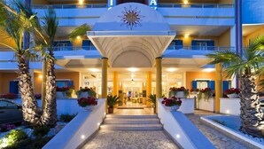 Front of property - evening/night - Villaggio Hemingway (Caorle)
