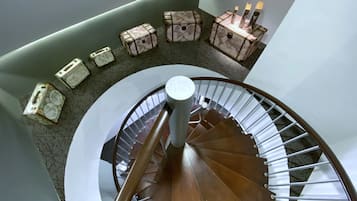 Executive Suite | In-room safe, iron/ironing board, free WiFi, bed sheets