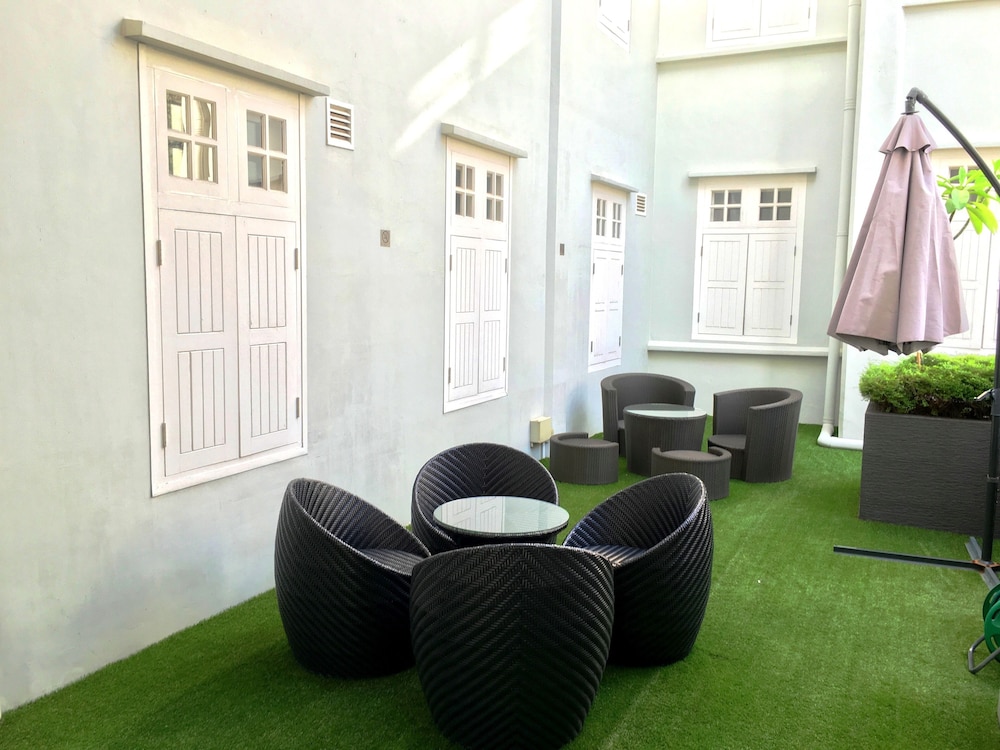 Bliss Hotel Singapore by null