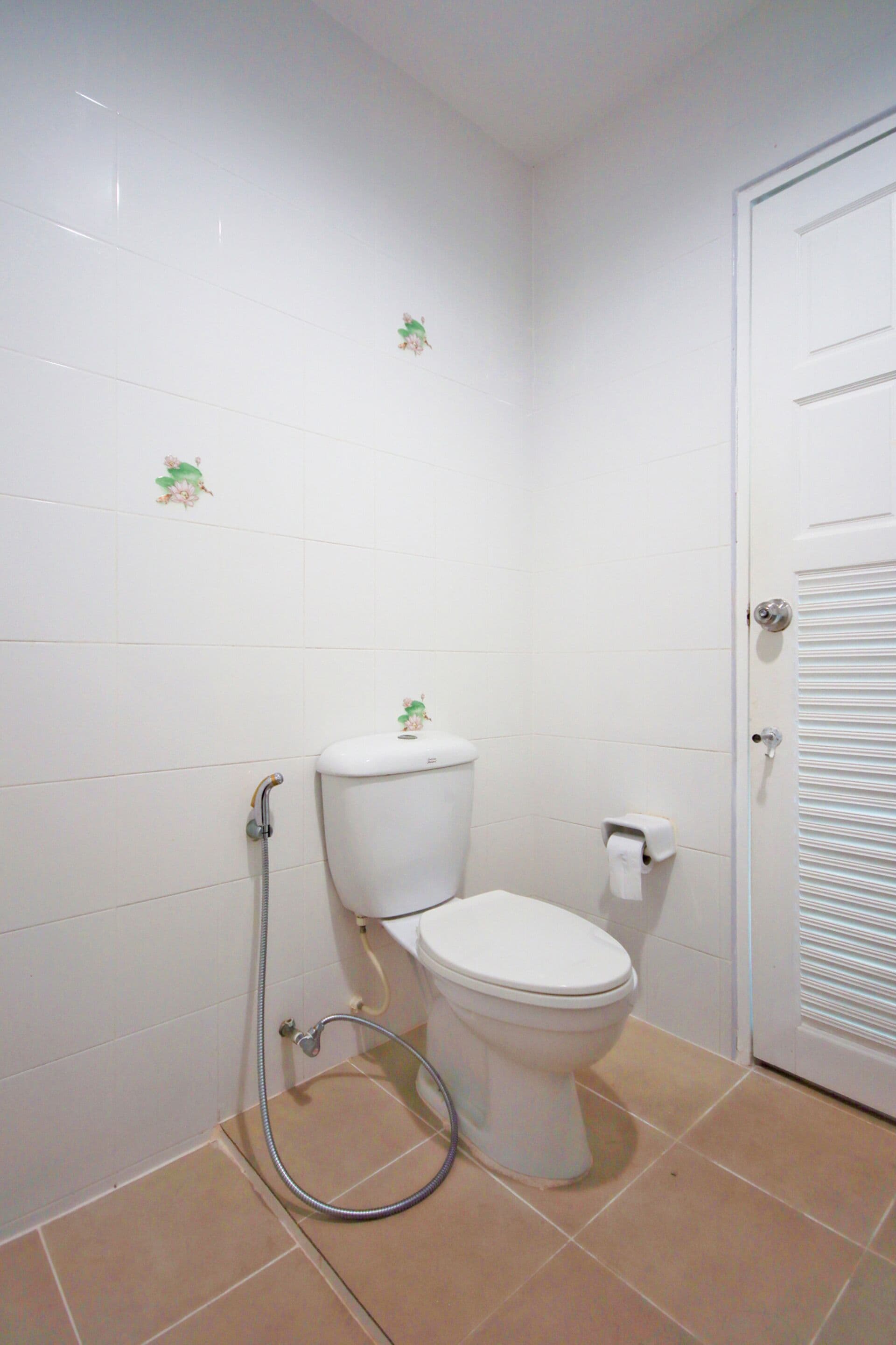 shower, towels, soap, shampoo