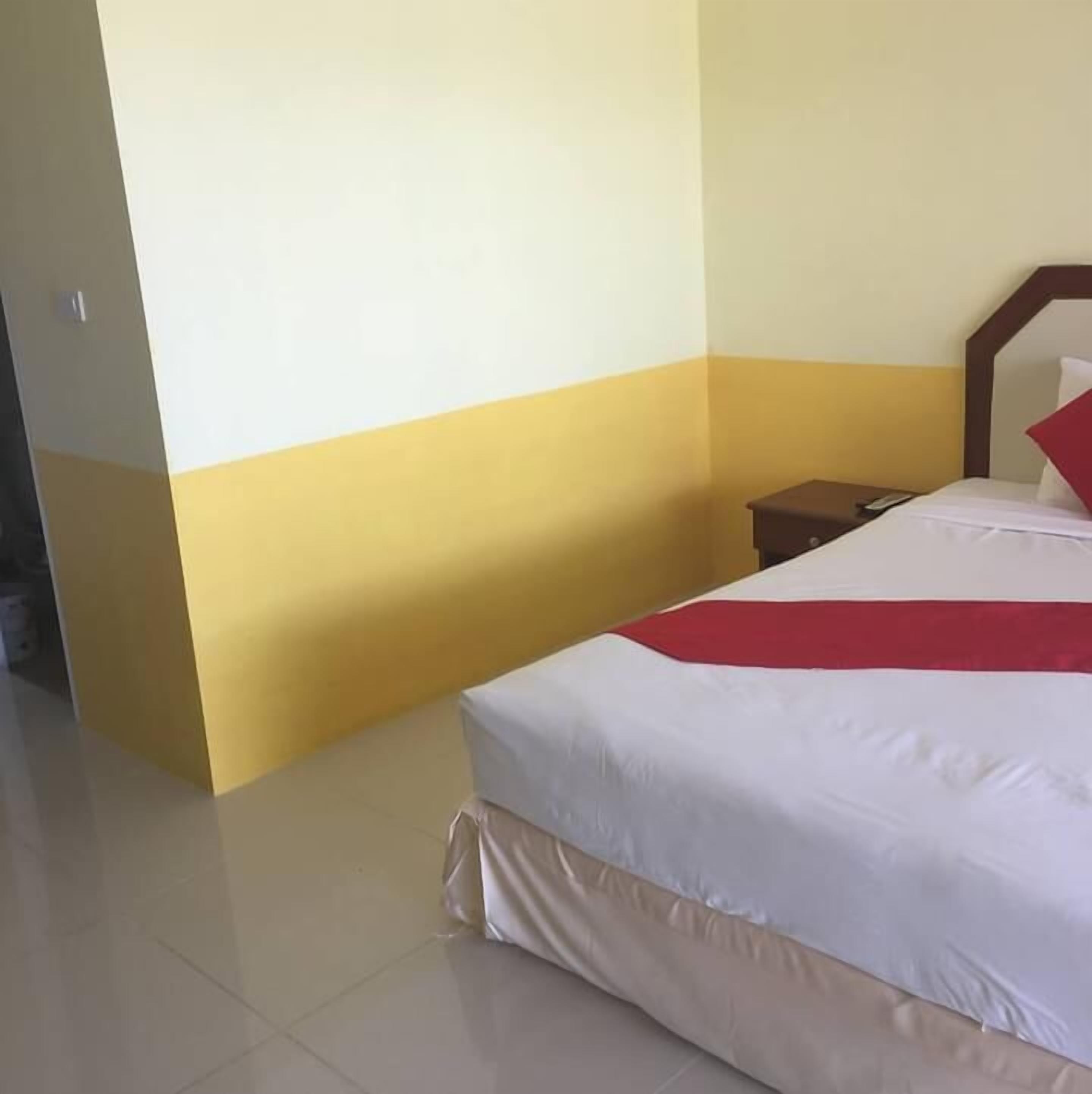 スーペリア ルーム ダブルベッド 1 台またはシングルベッド 2 台 | デスク、WiFi (無料)、ベッドシーツ