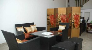 Lobby sitting area - Banana Leaf Hotel (Ho Chi Minh City)