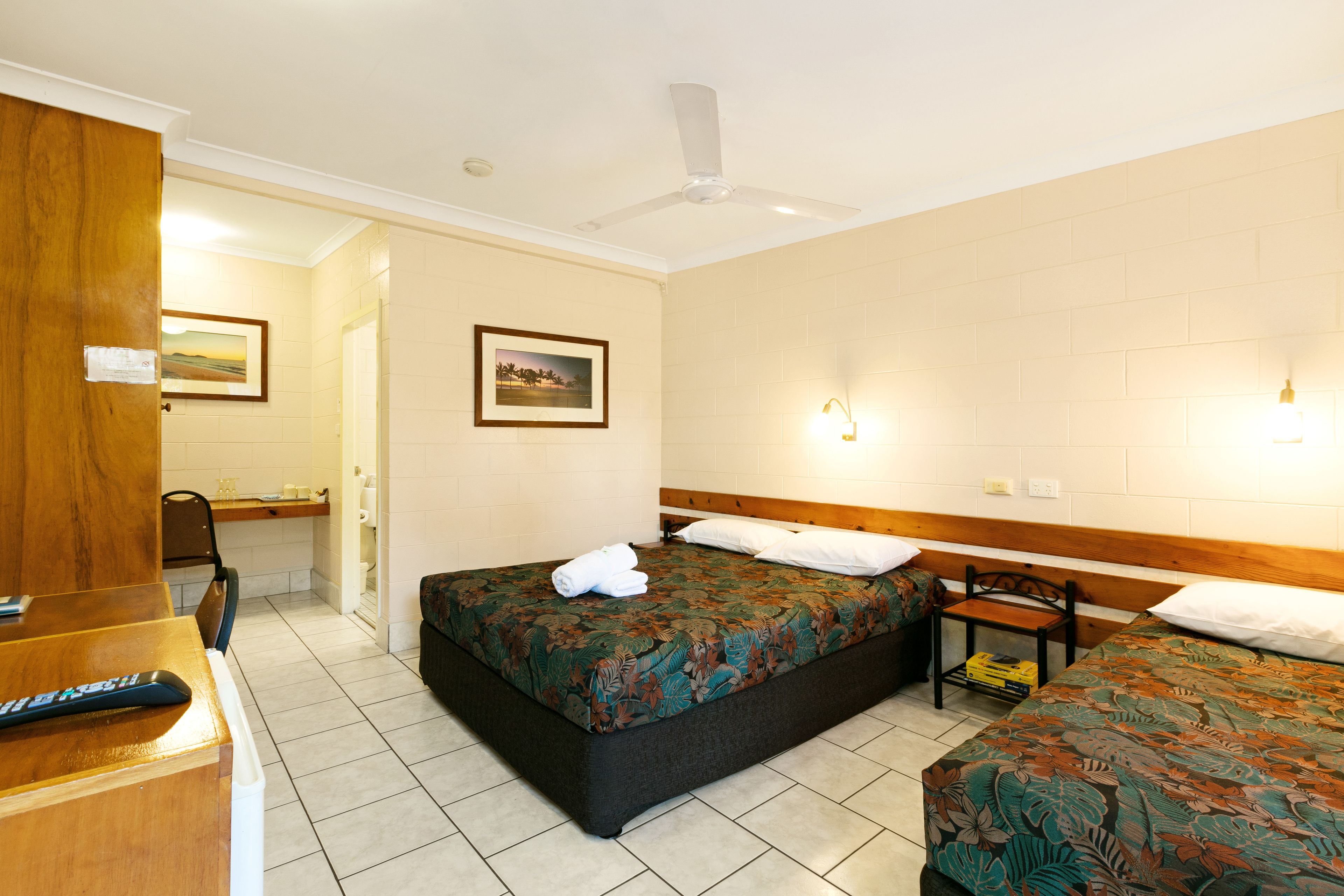 Escrivaninha, espaço de trabalho para notebook