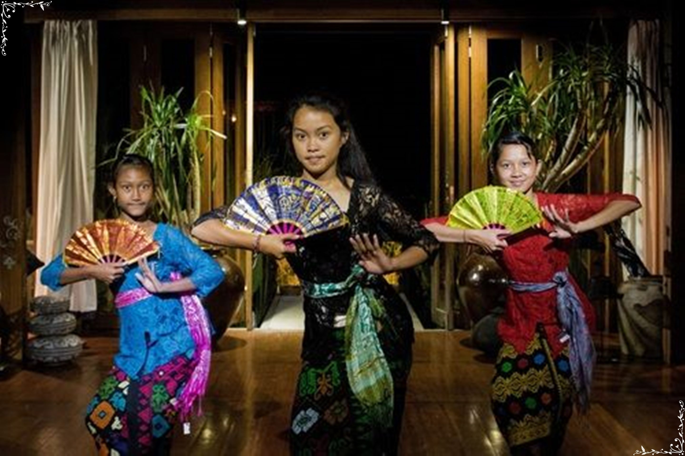 breakfast, lunch, dinner served; international cuisine, pool views