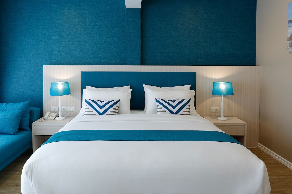 Deluxe Double Room | In-room safe, blackout curtains, soundproofing
