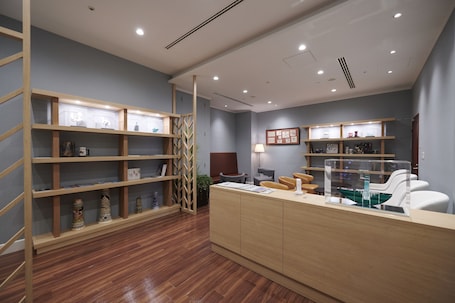 Lobby lounge. Hotel Vischio Amagasaki