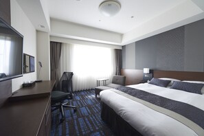Ropa de cama de alta calidad, escritorio y cortinas blackout 