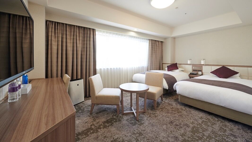 Premium bedding, desk, blackout curtains, soundproofing
