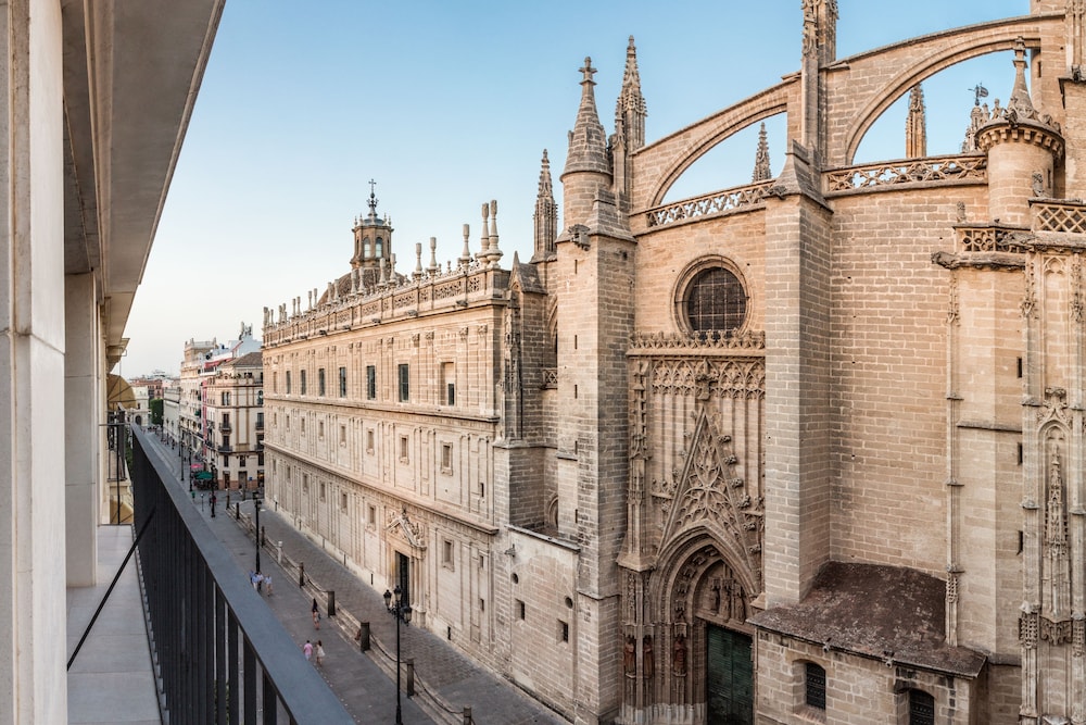 Puerta Catedral Suites by null