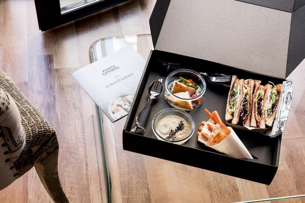 Puerta Catedral Suites by null