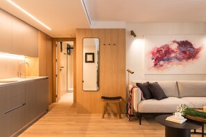 Studiosvit City | Badrum | Dusch, gratis toalettartiklar, hårtork och badrock