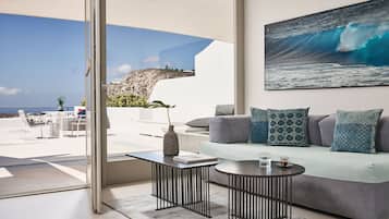 Suite (Sugarmoon, Caldera View) | Premium bedding, down duvets, in-room safe, individually decorated