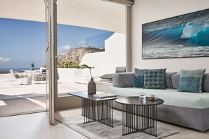 Suite (Sugarmoon, Caldera View) | Egyptian cotton sheets, premium bedding, down comforters, pillowtop beds - Alti Santorini Suites (Santorini)