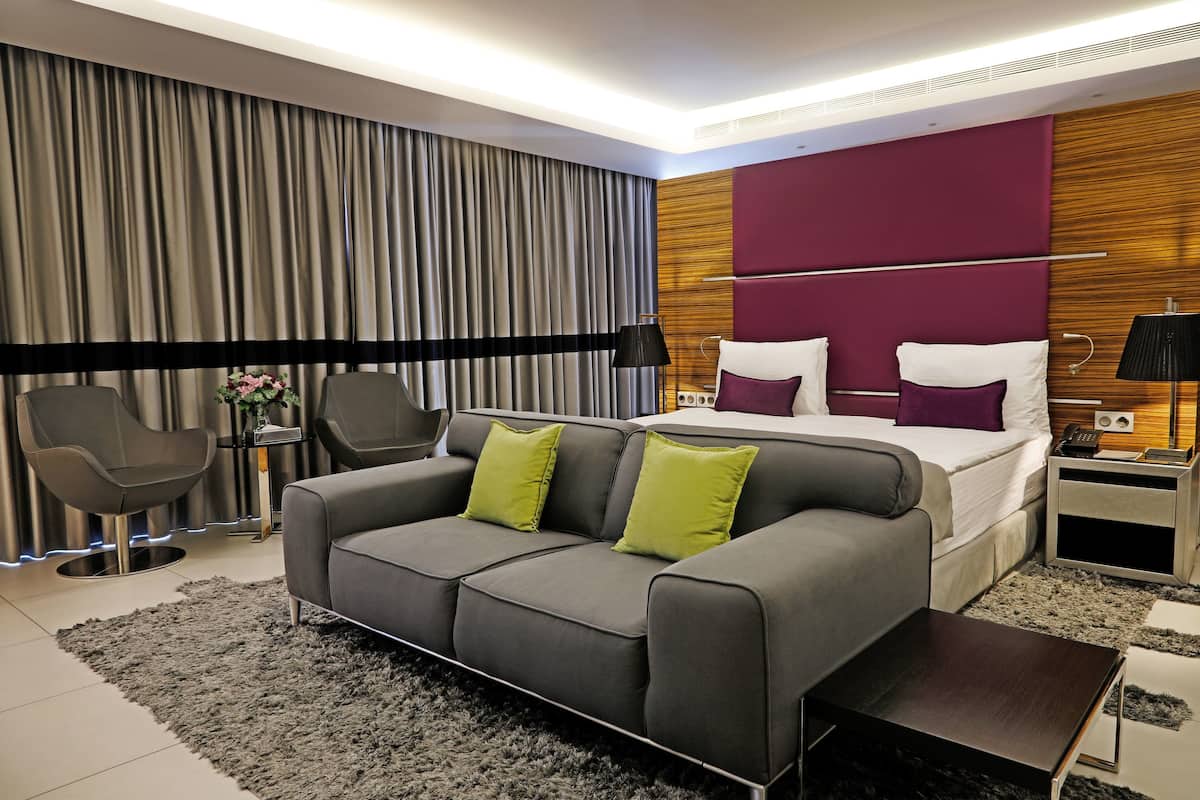 minibar, in-room safe, desk, soundproofing