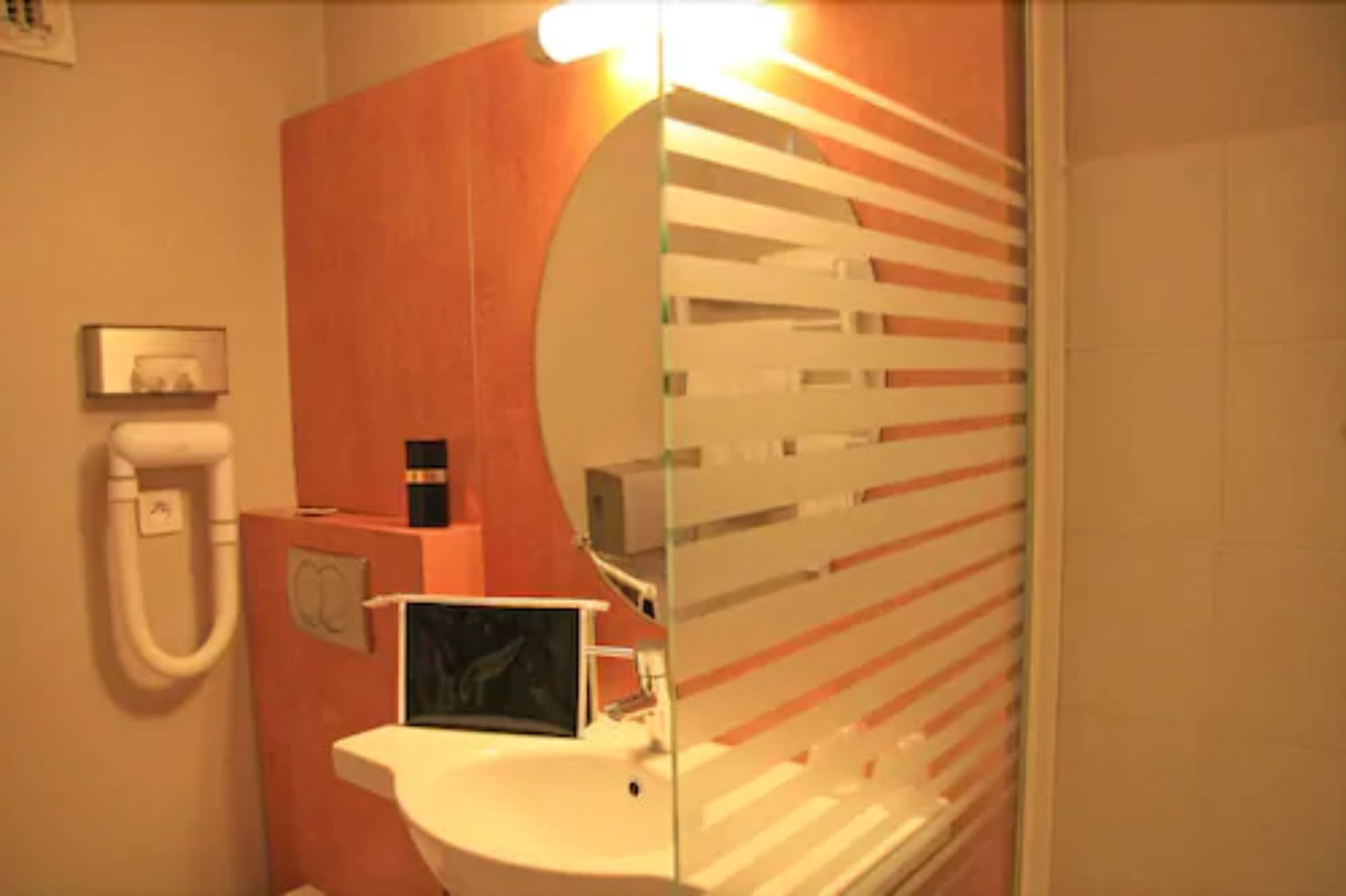 1 bedroom, individually furnished, desk, laptop workspace