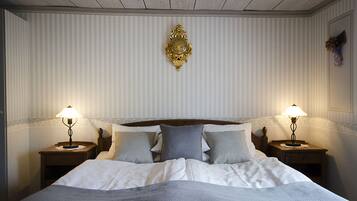 Classic Double Room | Premium bedding, individually decorated, individually furnished, desk