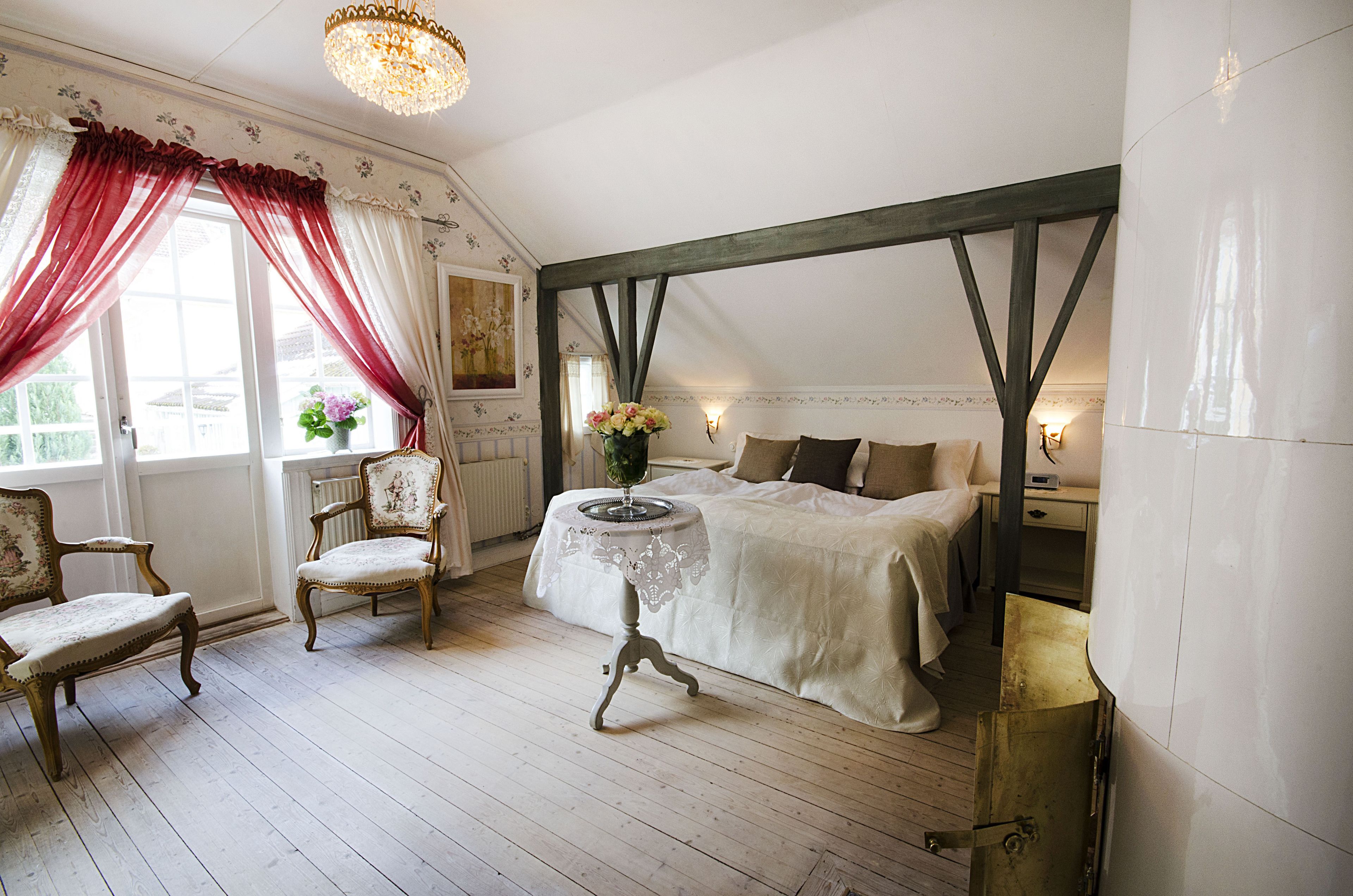 Deluxe Double Room | Premium bedding, individually decorated, individually furnished, desk