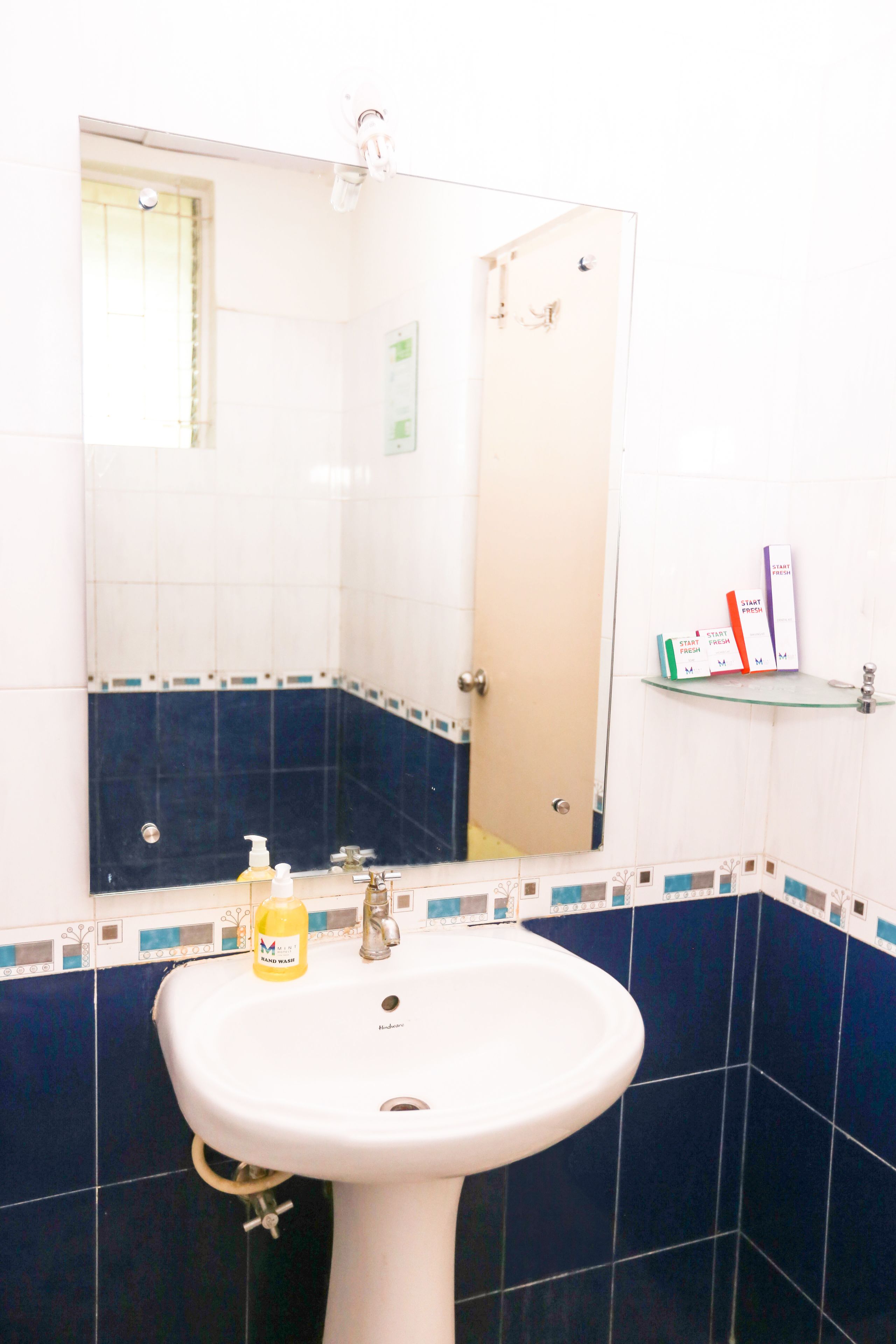 Bathroom sink