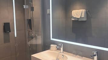 Family Room (Standard) | Bathroom