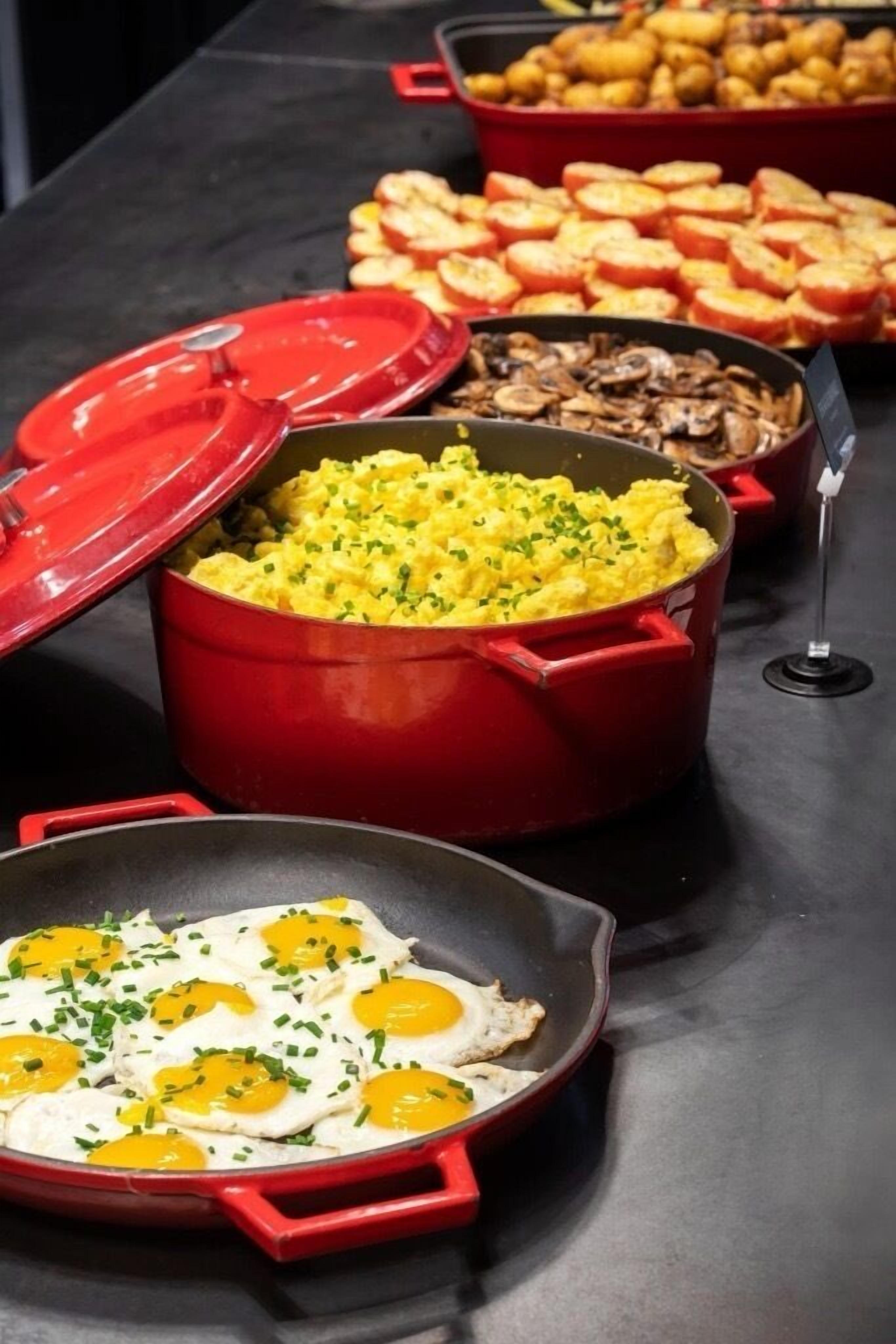 包含每日自助早餐