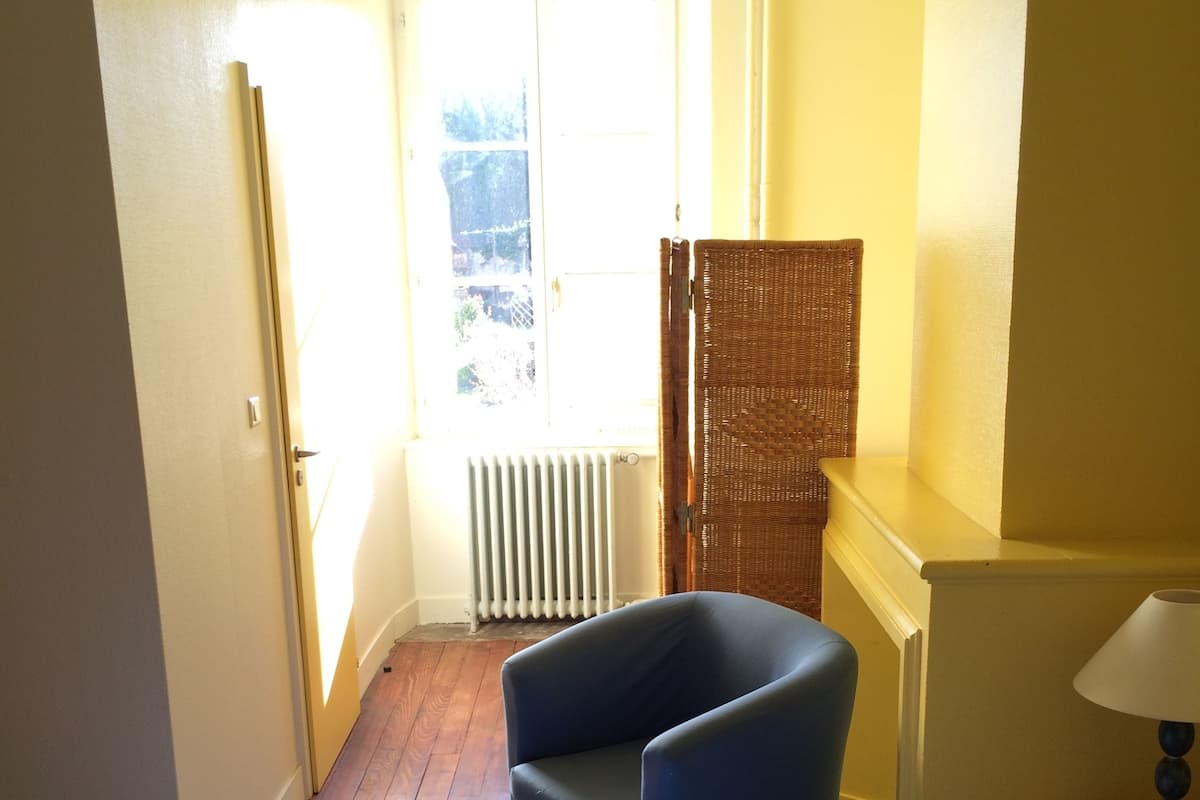 desk, iron/ironing board, free wifi, bed sheets