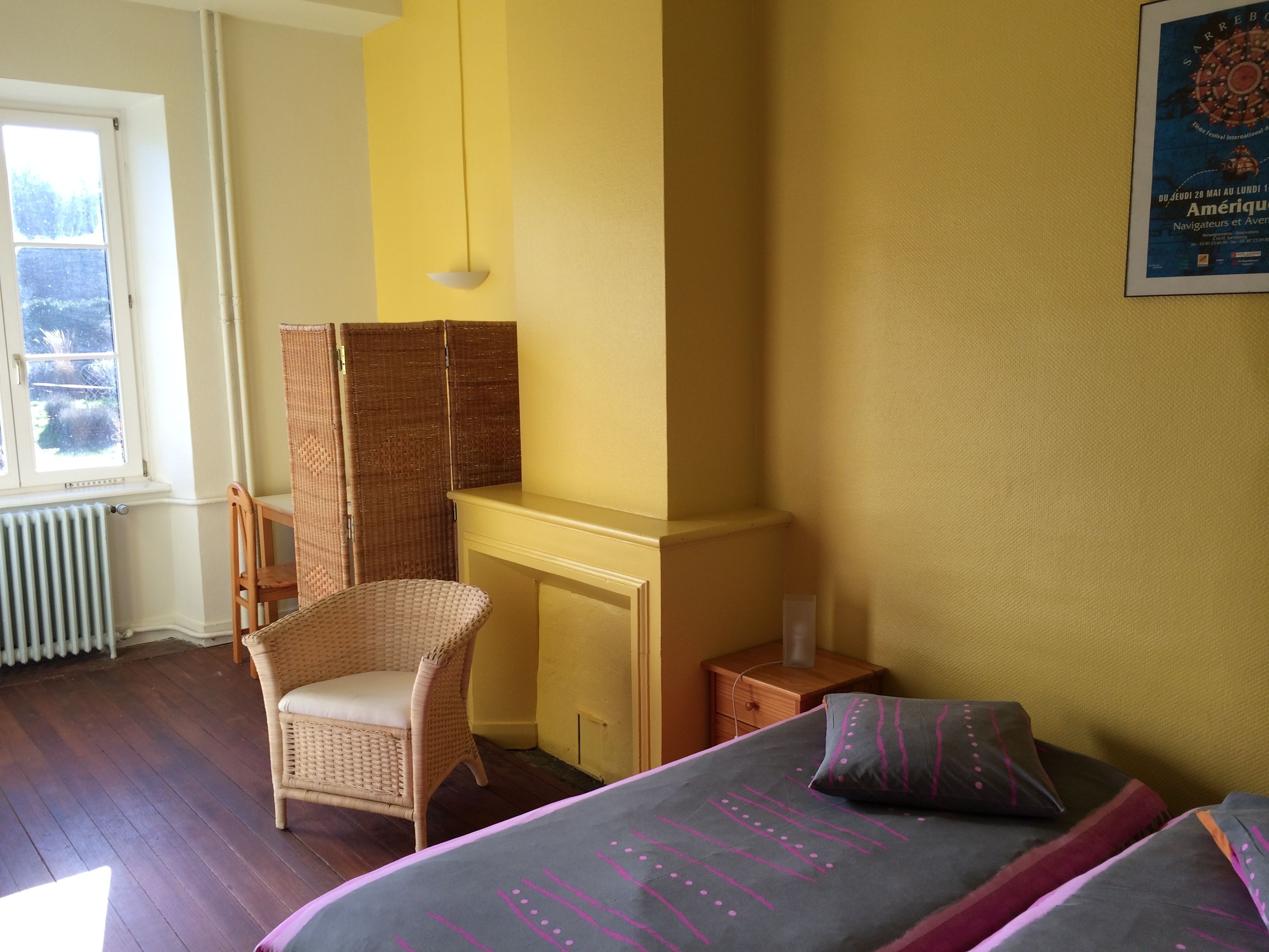 twin room | desk, iron/ironing board, free wifi, bed sheets