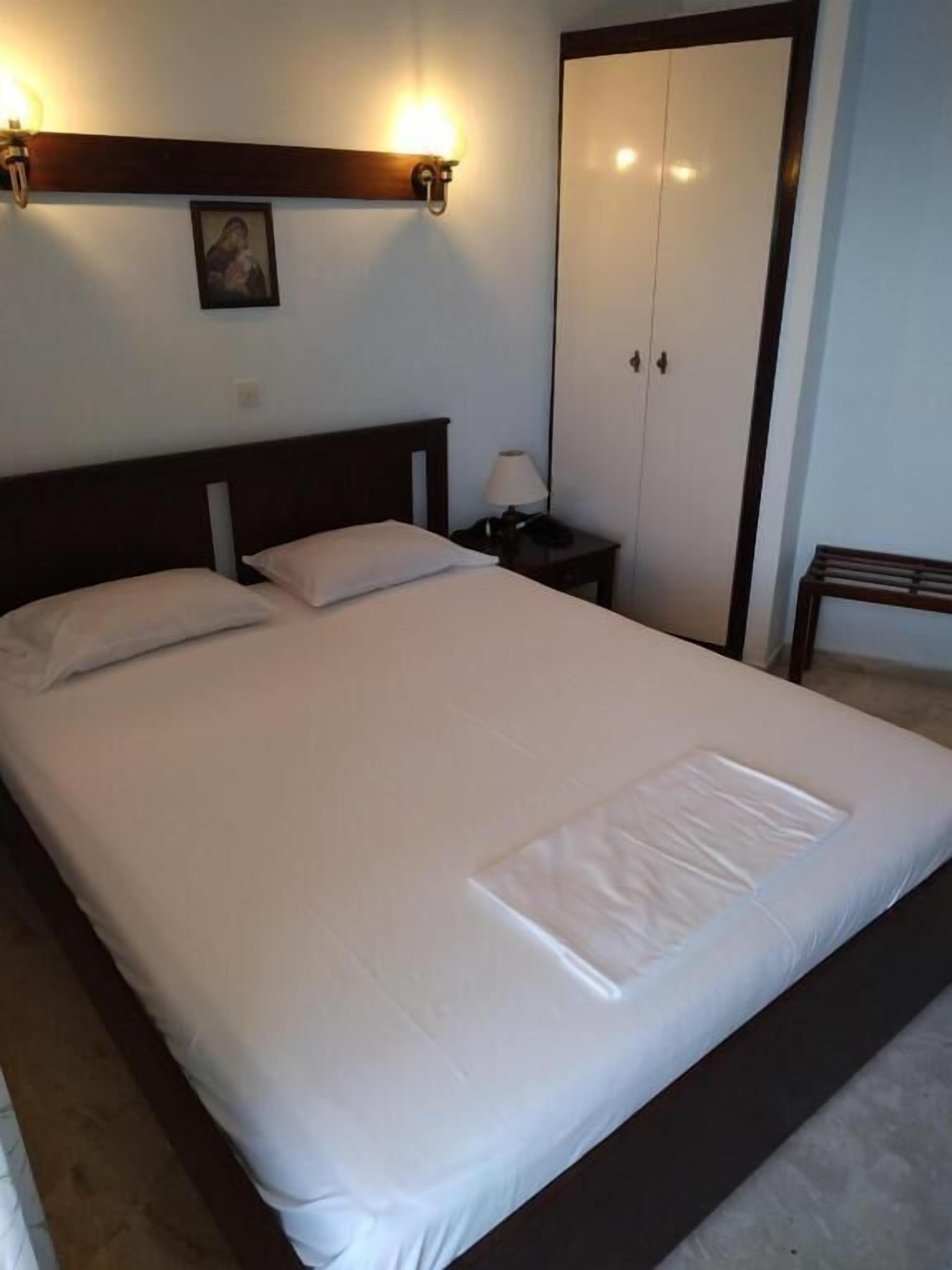 triple room, sea view (3 adults + 1 child) | 1 bedroom, iron/ironing board, bed sheets