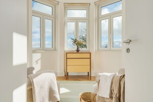 Minibar, in-room safe, soundproofing, free WiFi