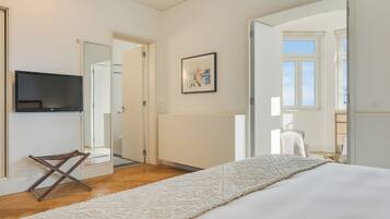 Frigobar, cofres nos quartos, quartos à prova de som, Wi-Fi de cortesia