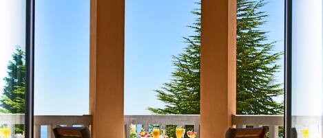 高级房 (Turret) | 阳台