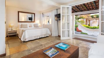 Superior Room, 1 Bedroom | Minibar, in-room safe, individually decorated, individually furnished