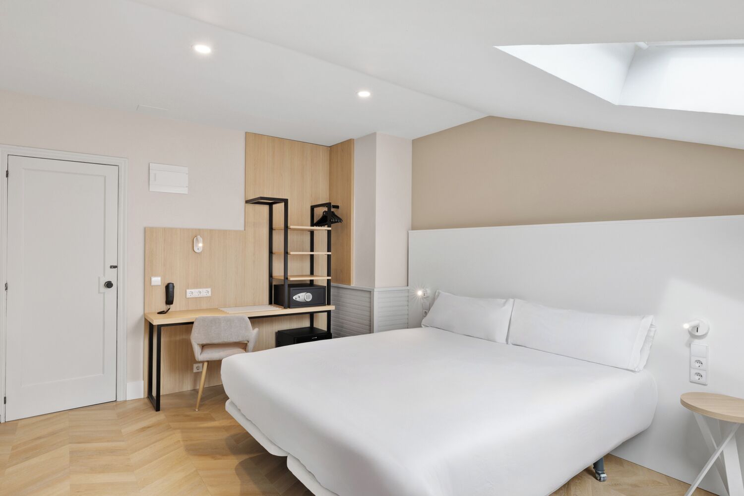 Double Room | In-room safe, desk, iron/ironing board, free cribs/infant beds