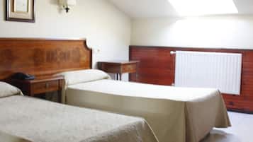 Caja de seguridad en la habitación y escritorio