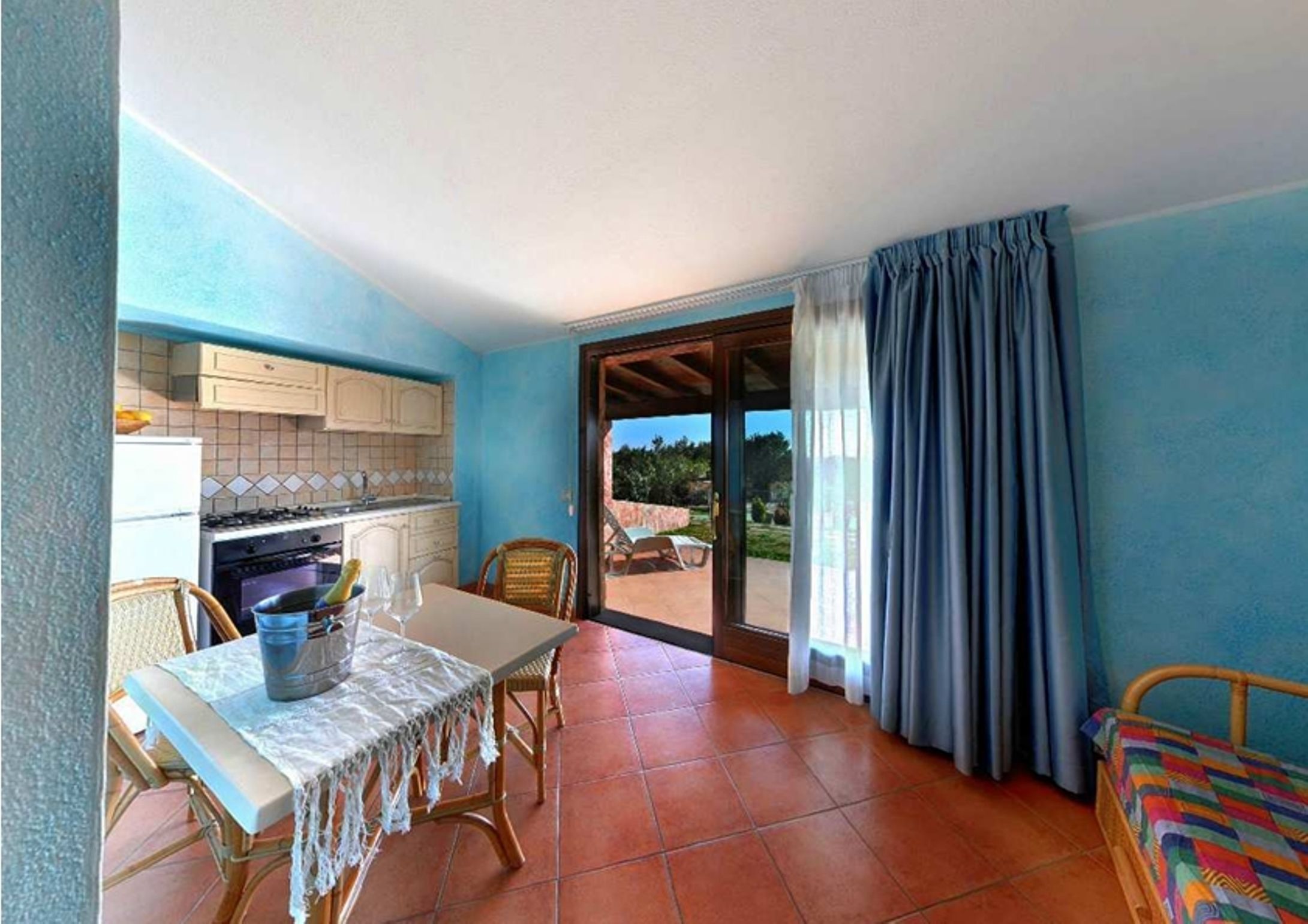 Studio | Bếp riêng | Tủ lạnh, lò nướng, bếp nấu, dụng cụ nấu nướng/bát dĩa/dao nĩa 