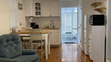 Comfort Studio | Iron/ironing board, free WiFi, bed sheets