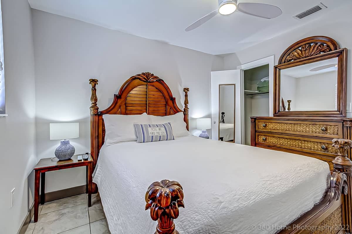Appartamento, 2 camere da letto, balcone (Gulf View) | Ferro/asse da stiro, Wi-Fi gratuito, lenzuola