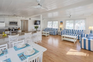 Deluxe Apartment, 2 Bedrooms, Pool Access, Beachside | Living area - Twins Inn & Apartments (Treasure Island)